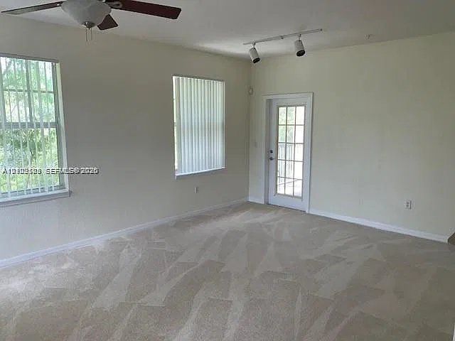 Cypress Pointe At Coral S — Photo 2