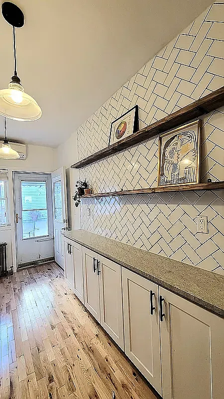 522 Lorimer Street — Photo 3