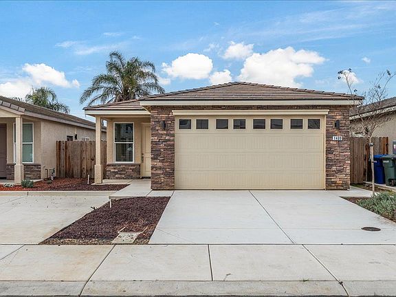 2nd image of 1409 Villa Way