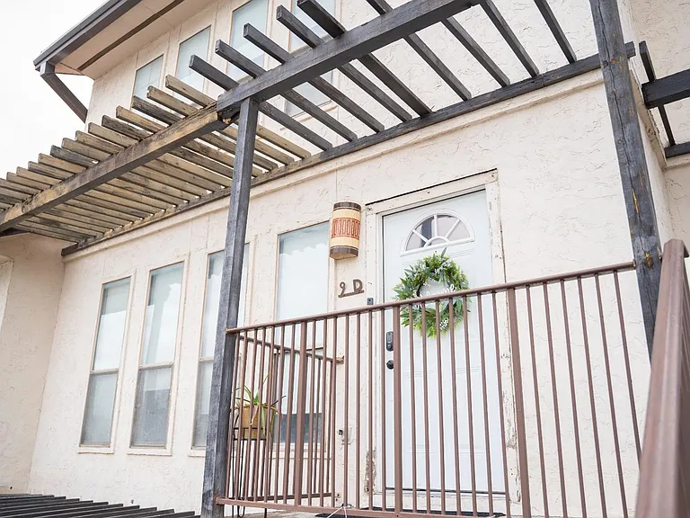 101 W Del Mar Blvd #9D — Photo 4