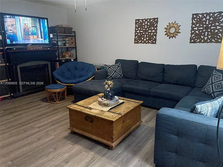 1401 SW 134th Way #305C — Photo 1