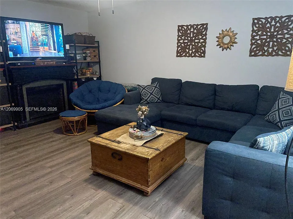 1401 SW 134th Way #305C