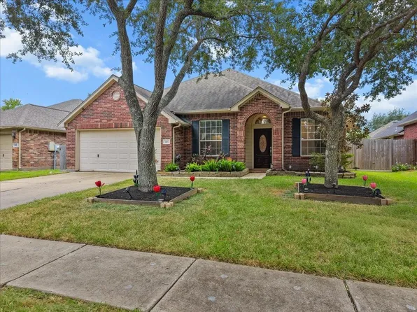 407 Crimson Coast Dr, League City, TX 77573