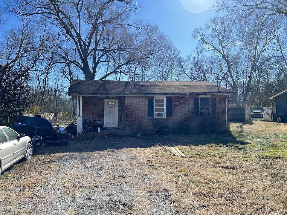 1st image of 111 Green Meadow Dr