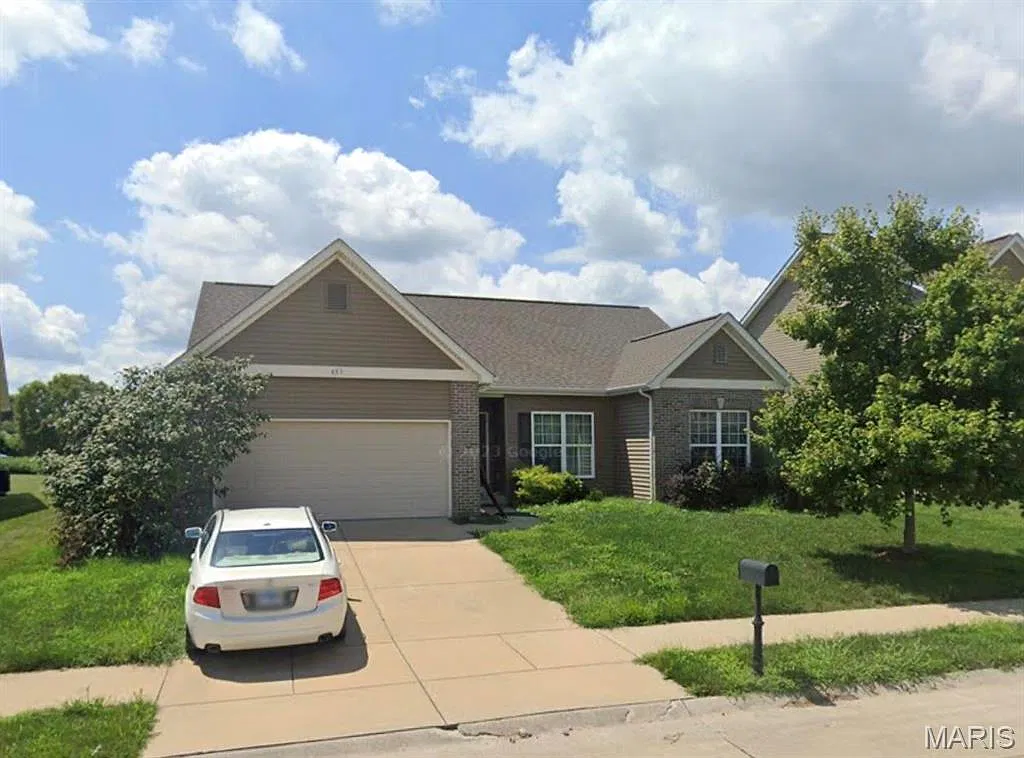 3 bed, 2.0 bath, 1662 sqft, $2,600 — Photo 1
