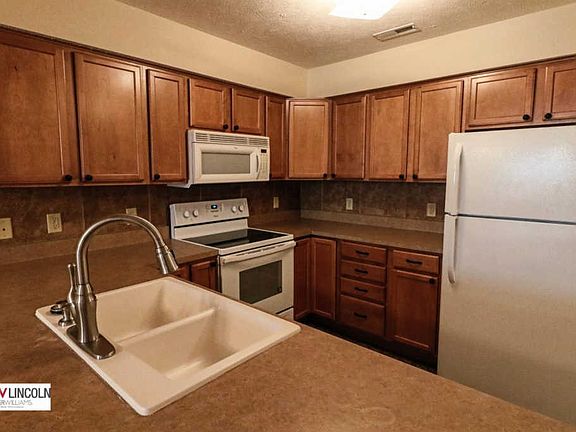 3rd image of 5831 Enterprise Dr APT 214