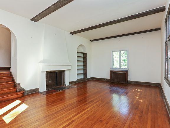 4th image of 8 Sherwood Pl