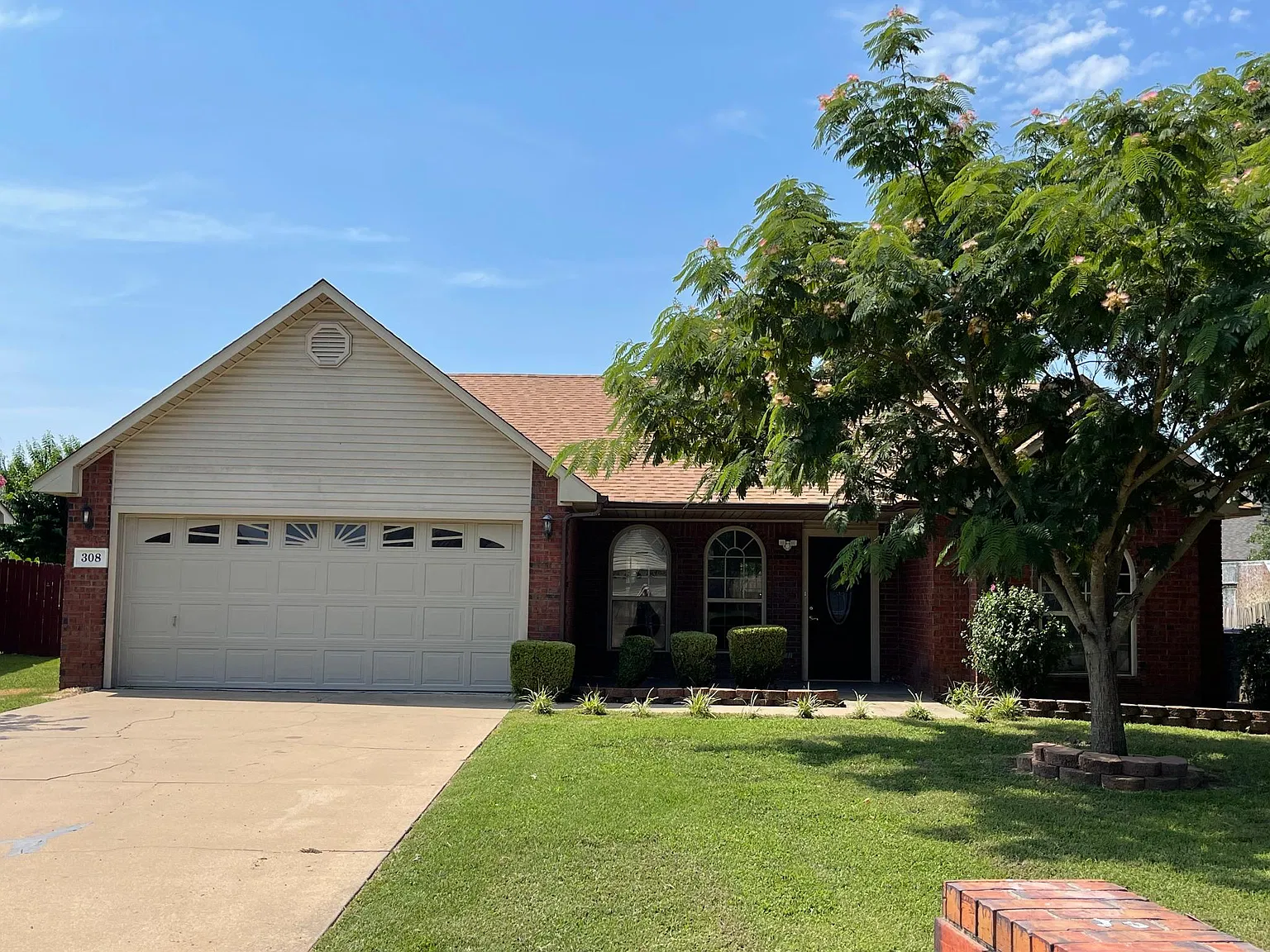 3 bed, 1481 sqft, $1,700 — Photo 1