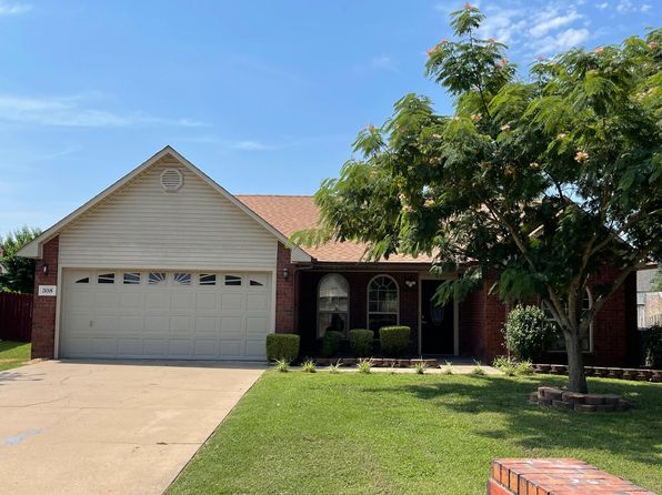 308 Chateau Dr