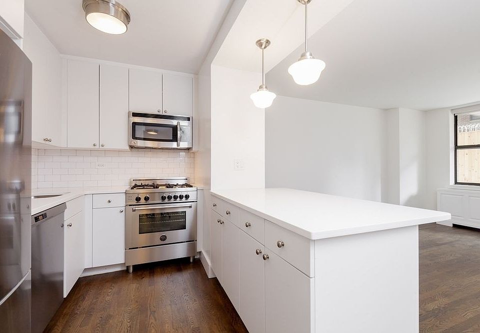 1st image of 330 E 39th St APT 9P
