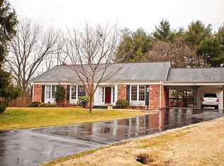 9 Waterway Ct, Rockville, MD 20853