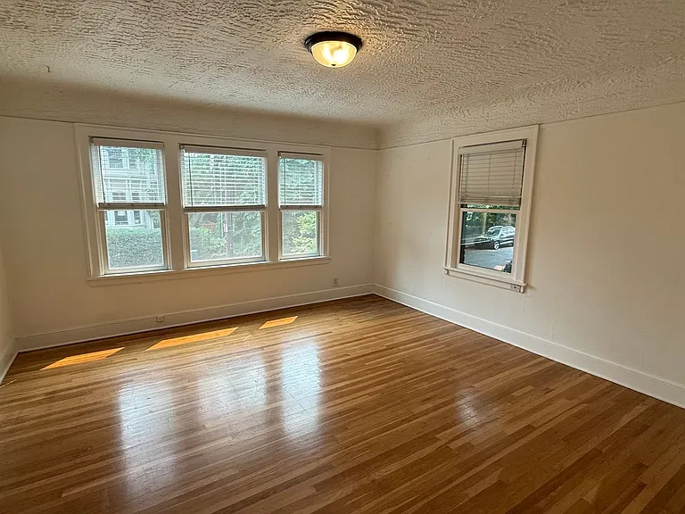 2235 NW Johnson St — Photo 1