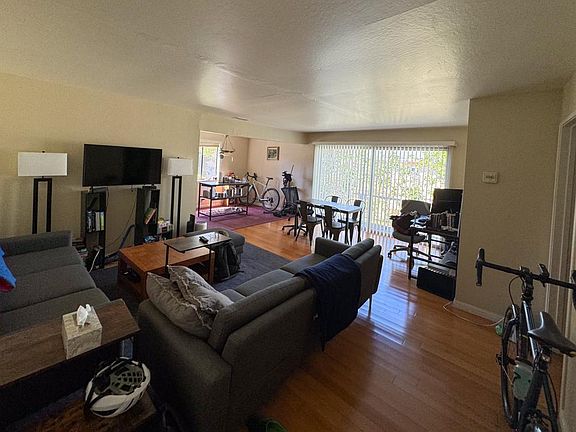 5th image of 1208 Capuchino Ave Unit 1