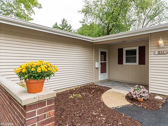 2nd image of 611 Harmony Dr