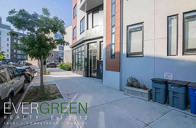 434 Manhattan Avenue in Greenpoint
