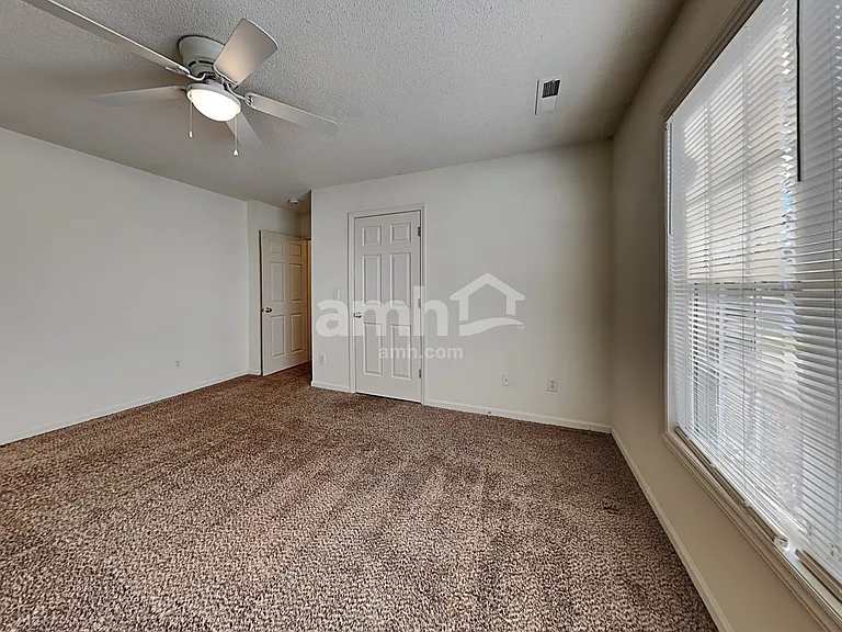 185 Charlotte Ct — Photo 13