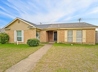 1413 Brook Meadow Cir, Lancaster, TX 75134