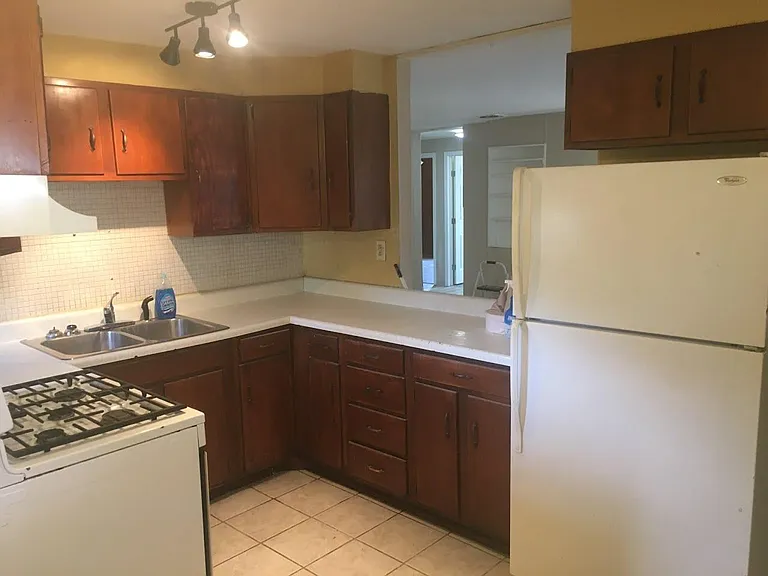 38 Irma Ln — Photo 3