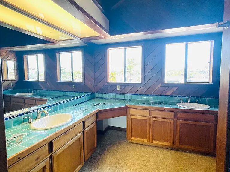 1047 Driftwood Ln — Photo 29