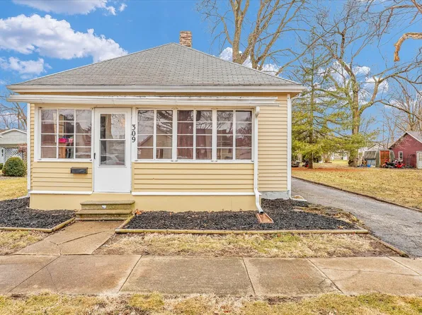 309 E Lincoln St, Monticello, IL 61856