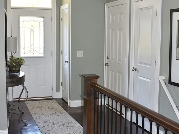4th image of 1035 Aberdeen Way