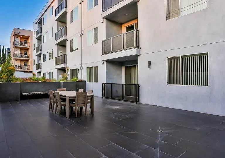 727 Wilcox Ave #305 — Photo 43
