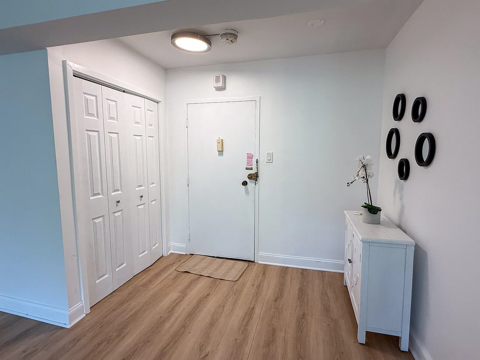1 bed, 888 sqft, $2,900 — Photo 2