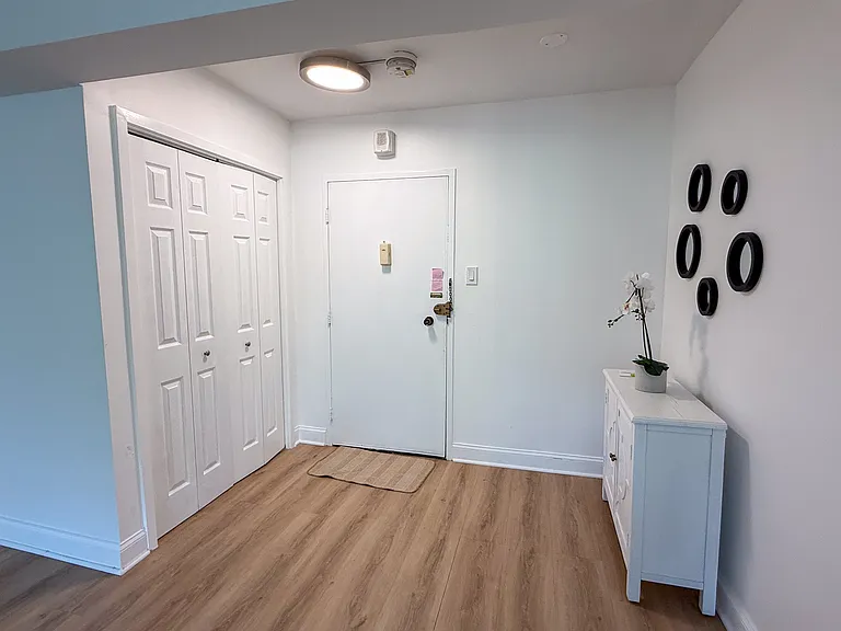 4201 Cathedral Ave NW #321E — Photo 2