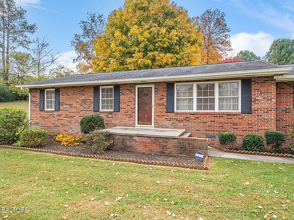 4th image of 6726 Worthington Ln