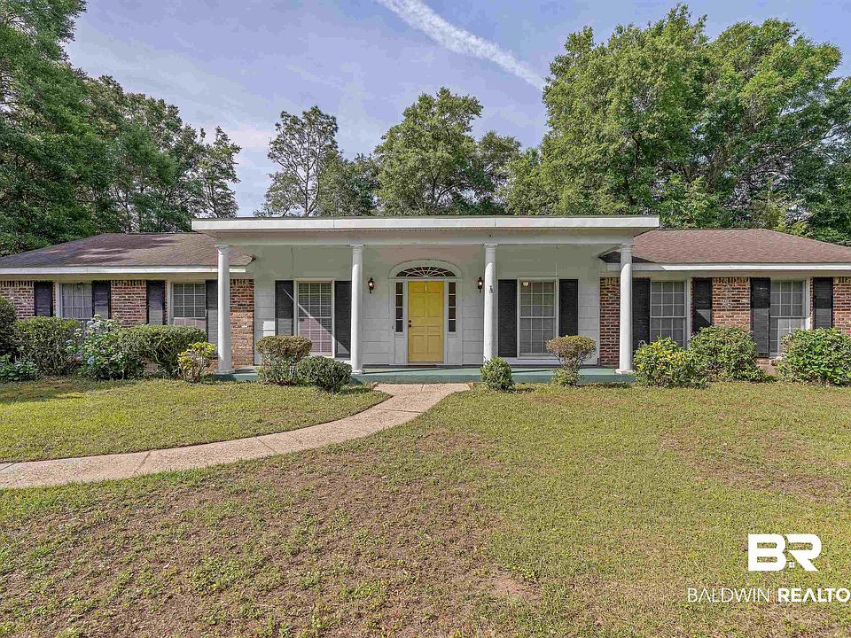 1st image of 174 Country Club Dr