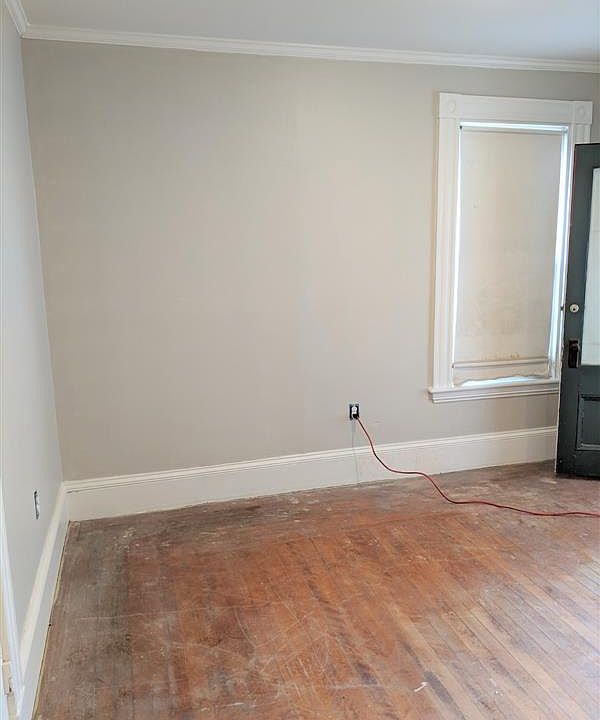 2nd image of 104 W Emerson St #2A