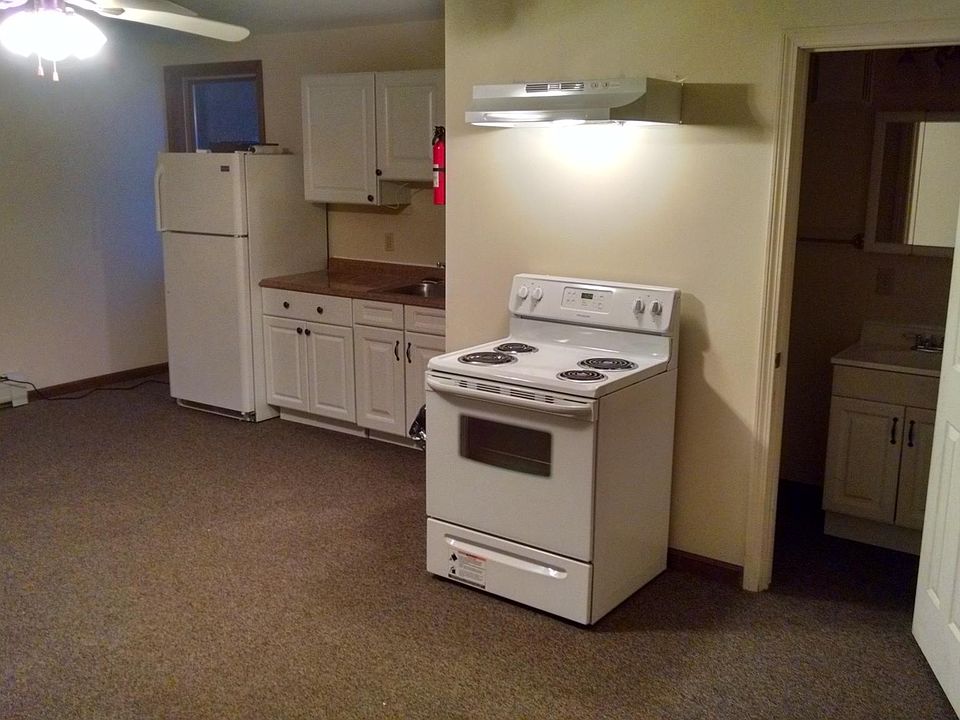 2nd image of 123 Airport Rd #1