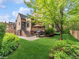 9 S Emerson St, Mount Prospect, IL 60056