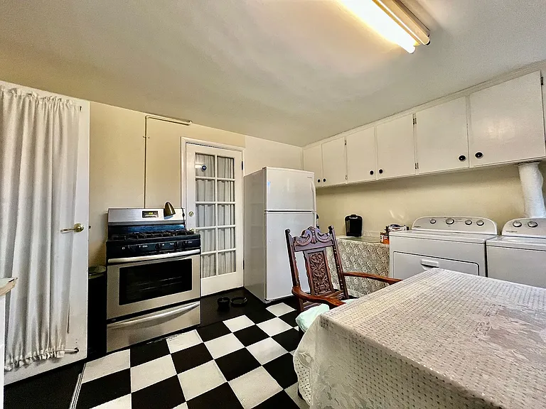 2580 N Monaco Pkwy #2 — Photo 19