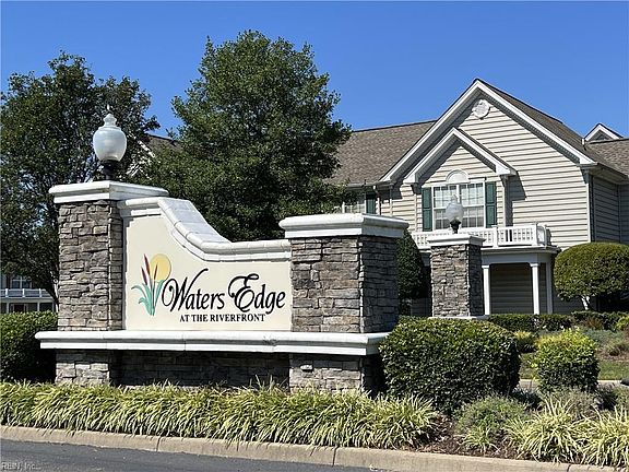 2nd image of 806 Wavey Ct E