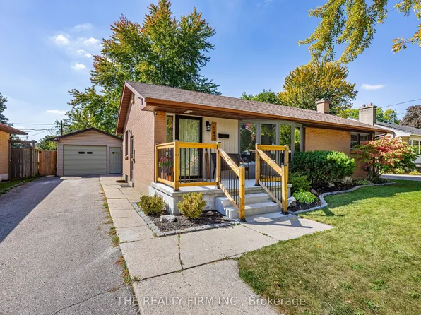 223 Michaelmas St, London, ON N5Y 1N2