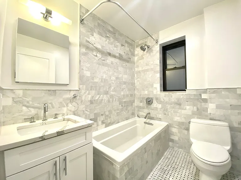 160 E 48th St #6B — Photo 6