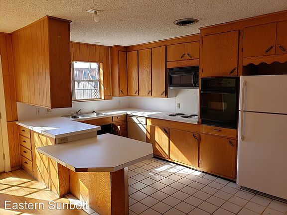 4th image of 620 W University Dr