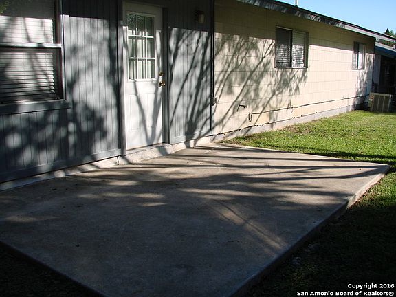 5th image of 8515 Glen Shadow Dr