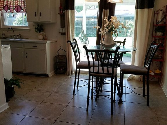 4th image of 245 Concord Dr