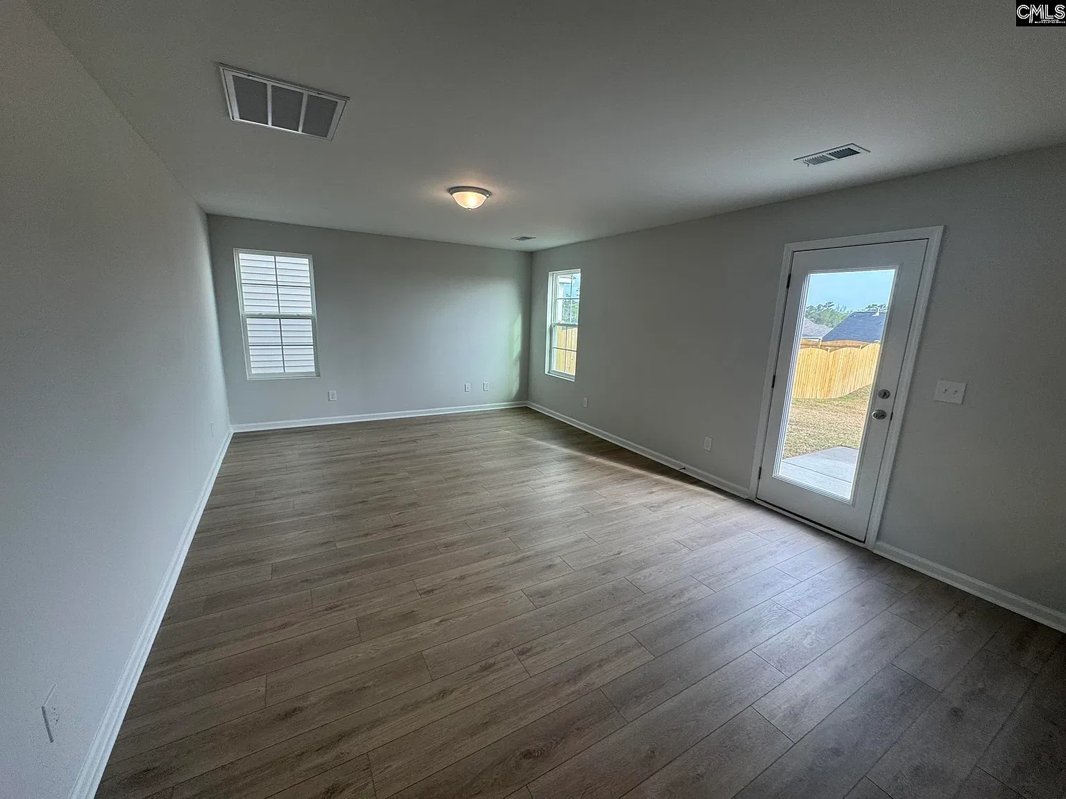 3 bed, 1786 sqft, $2,115 — Photo 4