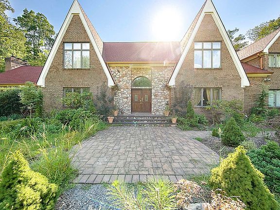 5th image of 20 Arrowhead Ln