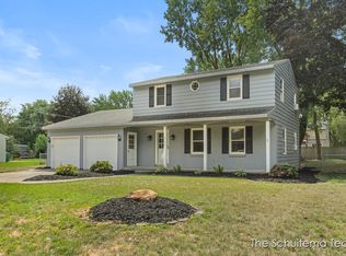 2148 Mulberry Ln, Jenison, MI 49428