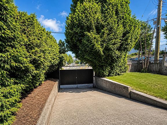 5th image of 2898 Natal St