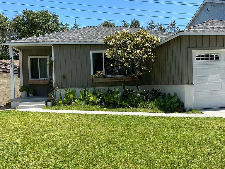 4408 Stevely Ave — Photo 1