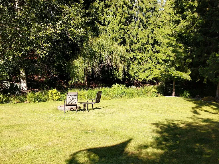 Lakeway Dr — Photo 4