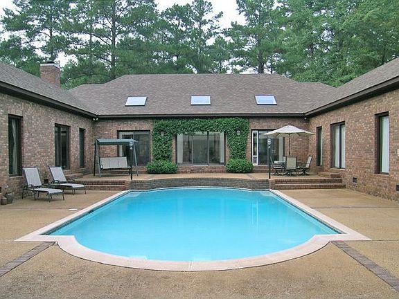 3rd image of 222 Hunting Hills Dr