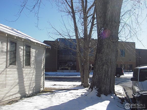 5th image of 803 E 4TH St