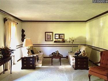 4th image of 815 Blueberry Hill Dr