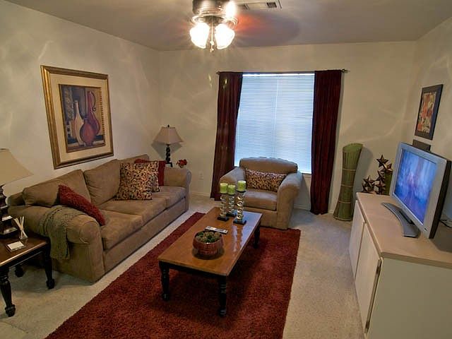 2nd image of 2001 Holleman Dr #W